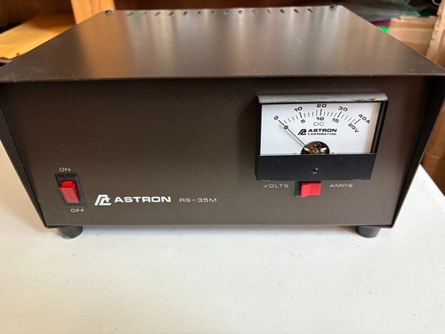 Astron RS-35M Power Supply Metered 13.8V 35 Amp Power Supply