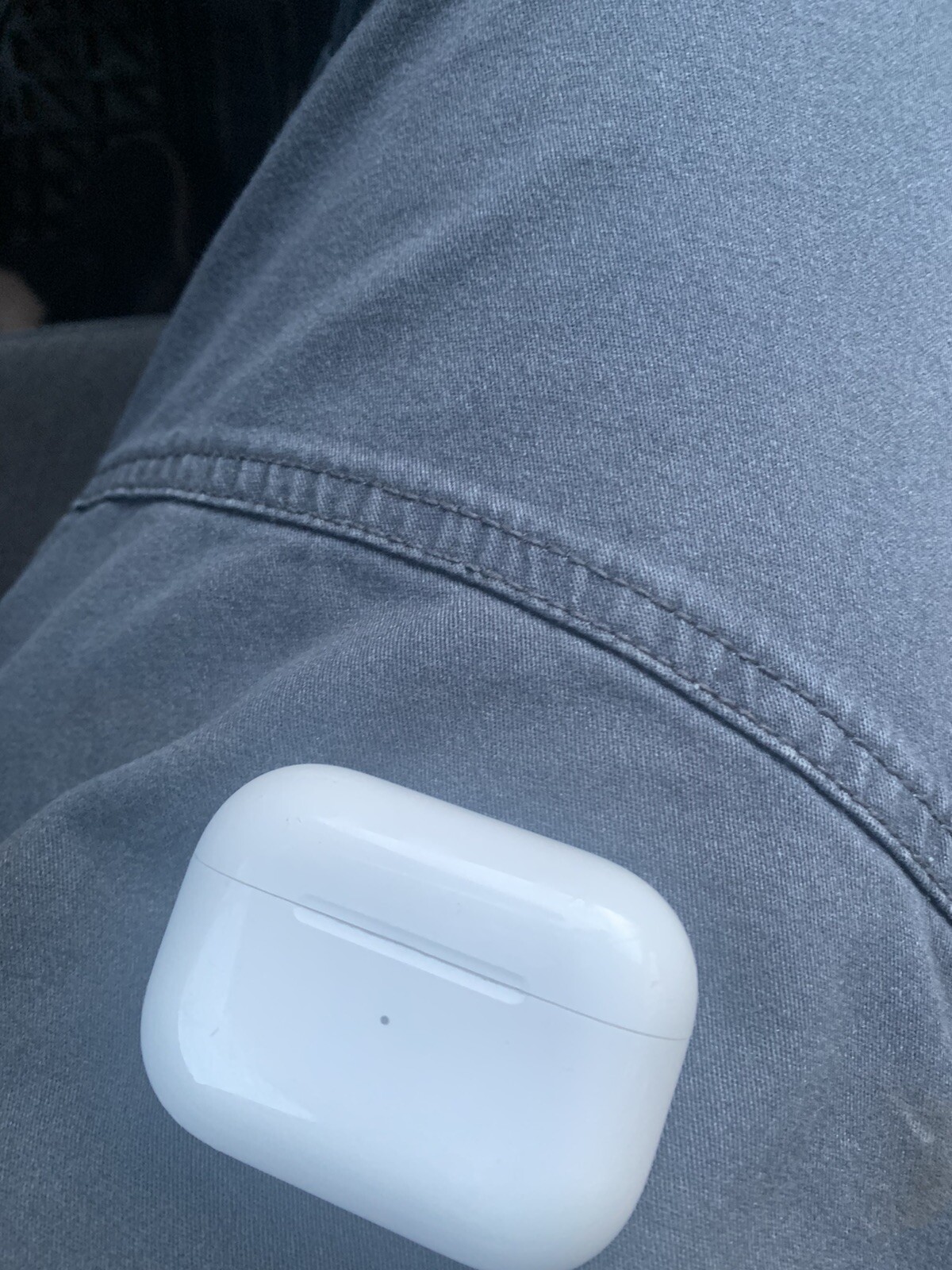 Apple Airpods Pro Genuine Replacement Charging Case-image