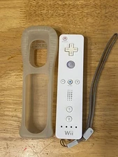 Nintendo Wii Remote Controller (White RVL-003) W/ Protective Silicone Grip Cover