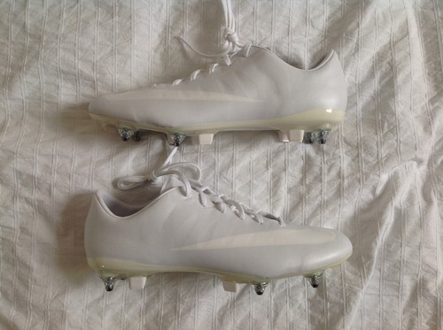 NIKE ID MERCURIAL SG FOOTBALL BOOTS UK 8 EUR 42.5 US 9 ALL WHITE VAPOR ELITE PRO - Afbeelding 1 van 6