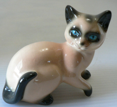 GOEBEL HUMMEL WEST GERMANY PORCELAIN SIAMESE CAT