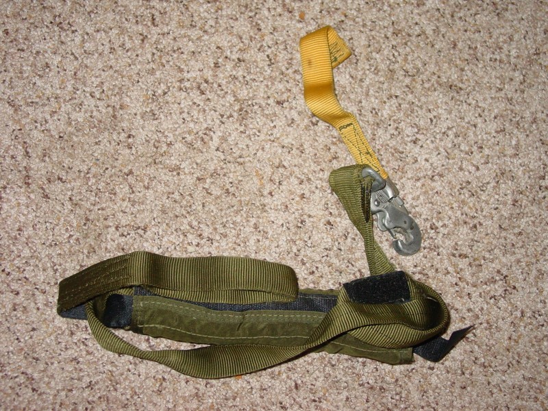 US Army Parachute Lowering Line Assembly! NSN 1670-01-067-6838 Sold As Is!