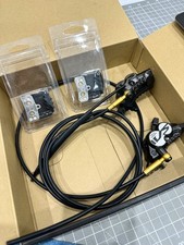 2 x Shimano Saint M820 4-piston brake Caliper Post Mount Inc New Pads