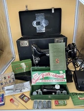 Vintage Singer 221 Featherweight Portable Sewing Machine With Case & Accessories