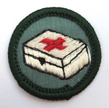 Girl Scout 1963-1974 Junior HOME HEALTH & SAFETY BADGE First Aid Kit Patch