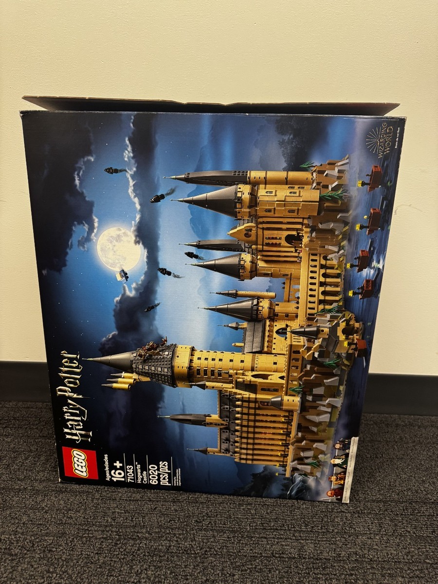 LEGO Harry Potter 71043 Hogwarts Castle - Mostly built, missing