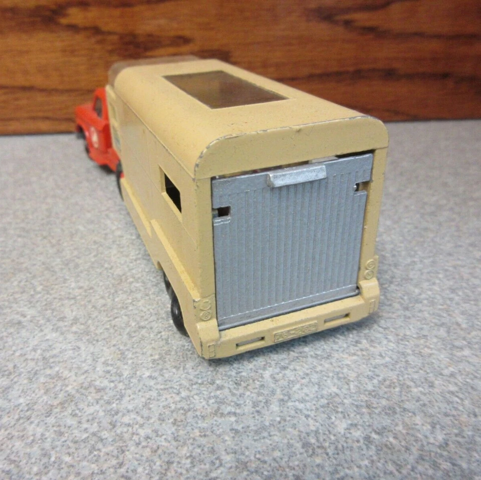 Matchbox original KING : K-18-A Articulated Horse Box : 1967 : RARE Condition - Image 3 of 4