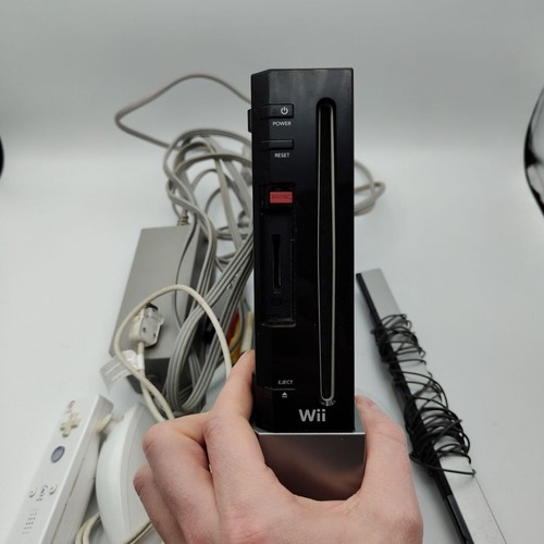 Console Nintendo Wii completa Nera Controller Telecomando Originale e Nunchuk - Foto 3 di 9