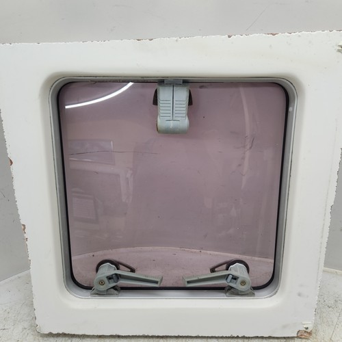 Lewmar sz 44 Low Profile Boat Hatch Ventilation Window 17-3/8" Square Cutout - Picture 9 of 16