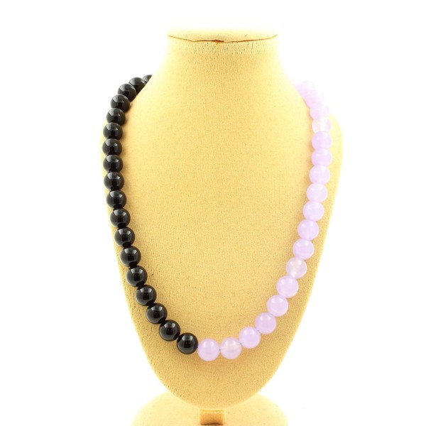 Mineralien Und Edelsteine. Collier Perlen Chalcedon Lavendel + Schwarze Achat-image
