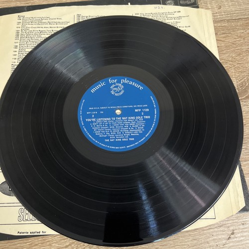 NAT KING COLE SINGS WITH THE NAT KING COLE TRIO 1970 GB VINYL LP ALBUM MFP 1129 - Imagen 8 de 8