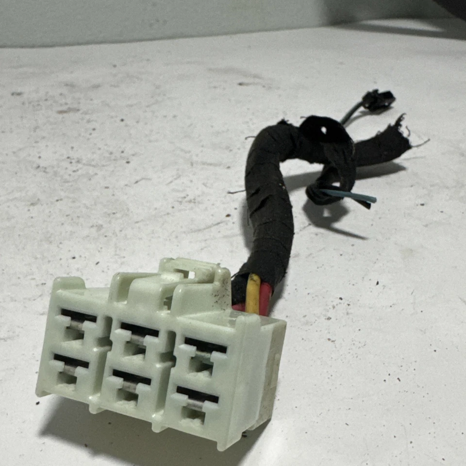 2001-2004 Jeep Grand Cherokee WJ Ignition Switch Lock Connector Harness Cut - Image 4 of 4