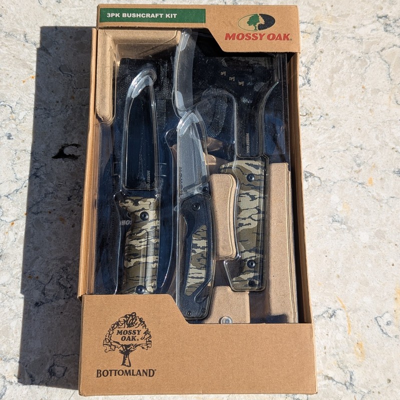 Mossy Oak 3pk Bushcraft Kit 7.5" Folding Knife, 9" Fixed Knife, 10" Hatchet New