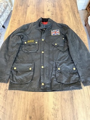 Schwarze Herren Wachsjacke von Barbour International Union Jack. Größe M.