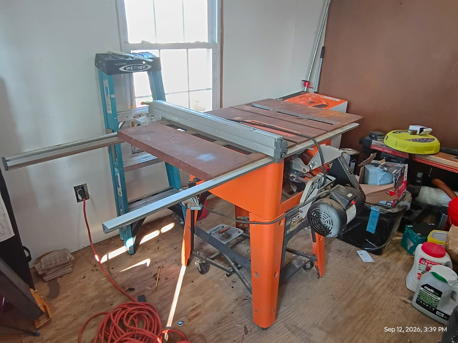 RIDGID TS3650 10 in Cast Iron Table Saw, 24 in Rip Capacity, Electric