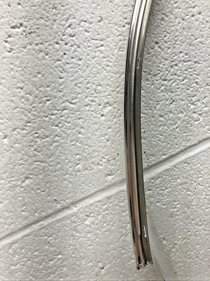 Nuevo OEM GM LH rueda delantera pozo moldura 6258141 1973-1976 Chevrolet El Camino (SR63) Foto 3 de 4