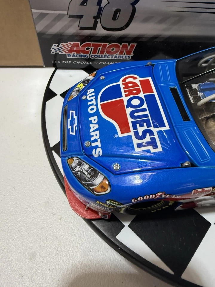 Mark Martin #5 Carquest Honoring Our Soldiers 2010 1/24 Nascar Diecast - Image 3 of 4