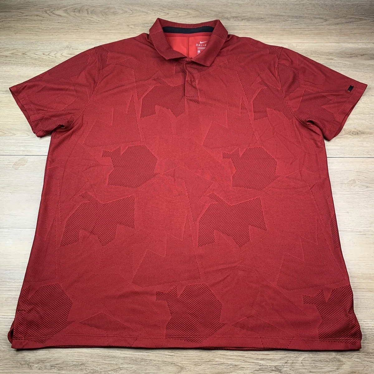 Nike red camo 2024 golf shirt