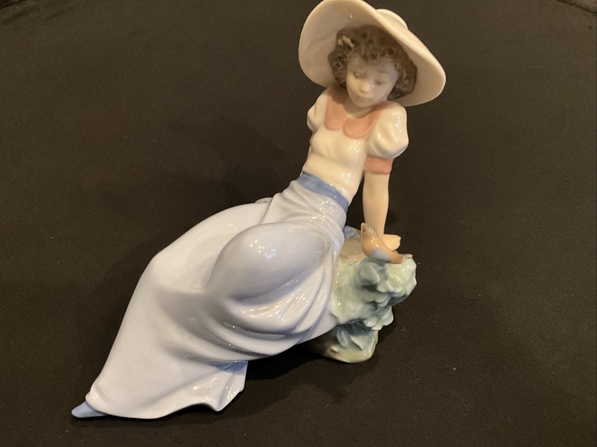 VTG~LLADRO NAO GIRL & LITTLE BIRD ELEGANT GRACEFUL PORCELAIN SPAIN
