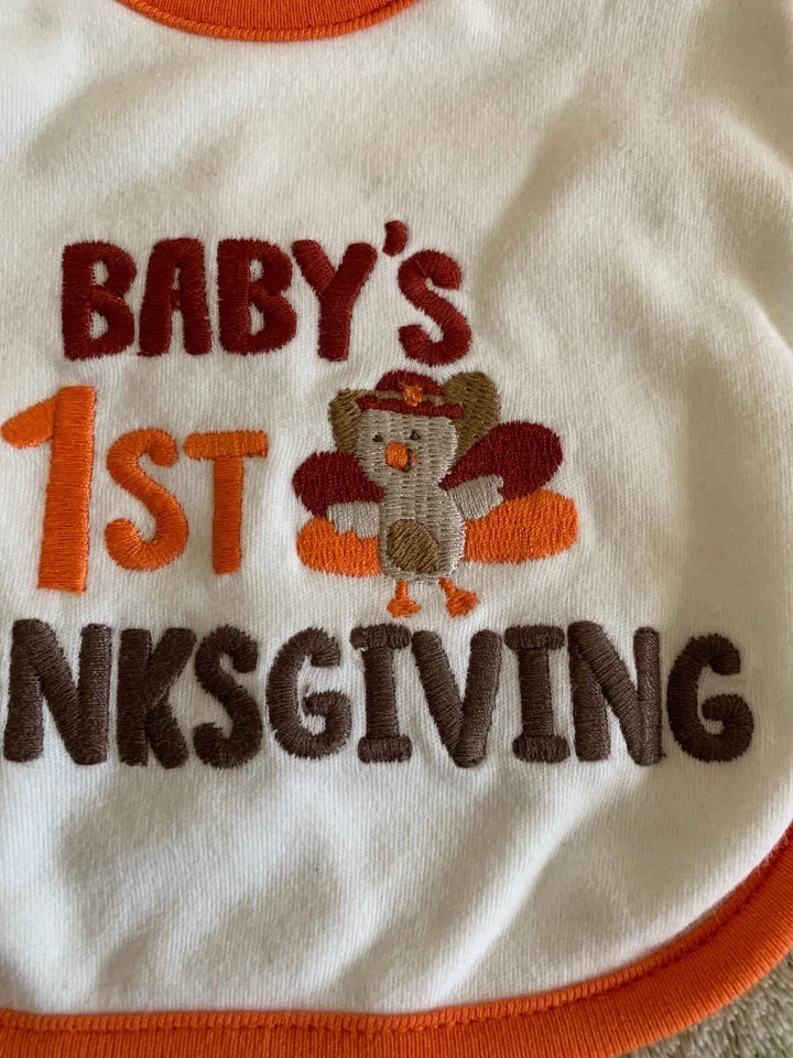 Babero bordado Carters Baby Cream Orange Baby’s 1st Thanksgiving Pavo Foto 2 de 4