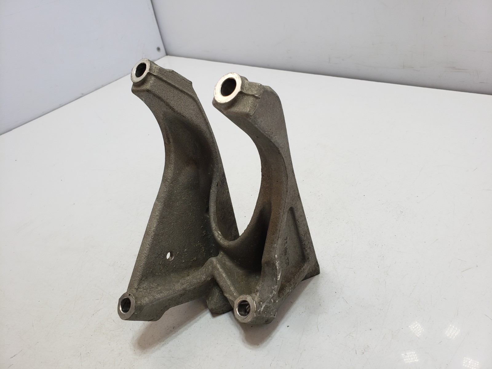 ✅ 13-17 OEM Bentley Continental GT 4.0L V8 Left Driver Engine Mount Bracket