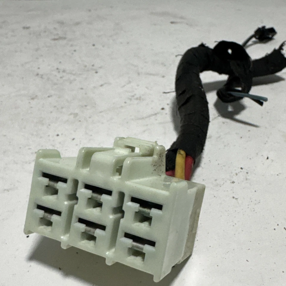 2001-2004 Jeep Grand Cherokee WJ Ignition Switch Lock Connector Harness Cut - Image 3 of 4