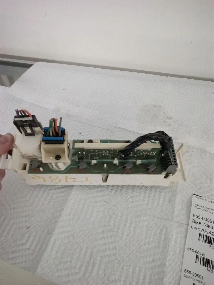 Temperature Control With AC Fits 96-00 CHEVROLET 2500 PICKUP 2389218 - Imagem 2 de 2