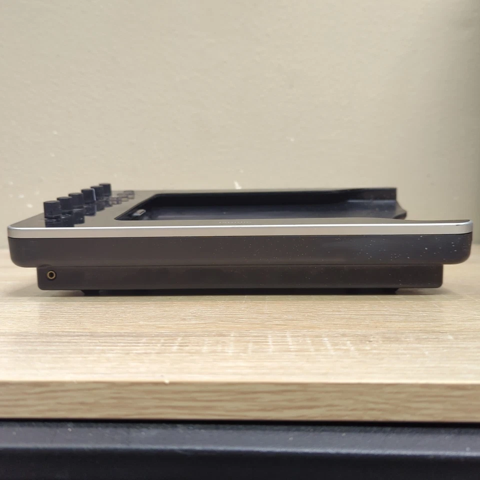 Behringer iStudio iS202 Docking Station For iPad Recording Dock Interface Mixer - Image 4 of 4