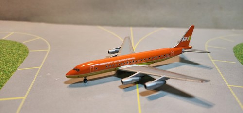 SJBNF083 BRANIFF INTL DC8-50 1:500 SCALE DIECAST MODEL W/SCALE GEAR & STAND
