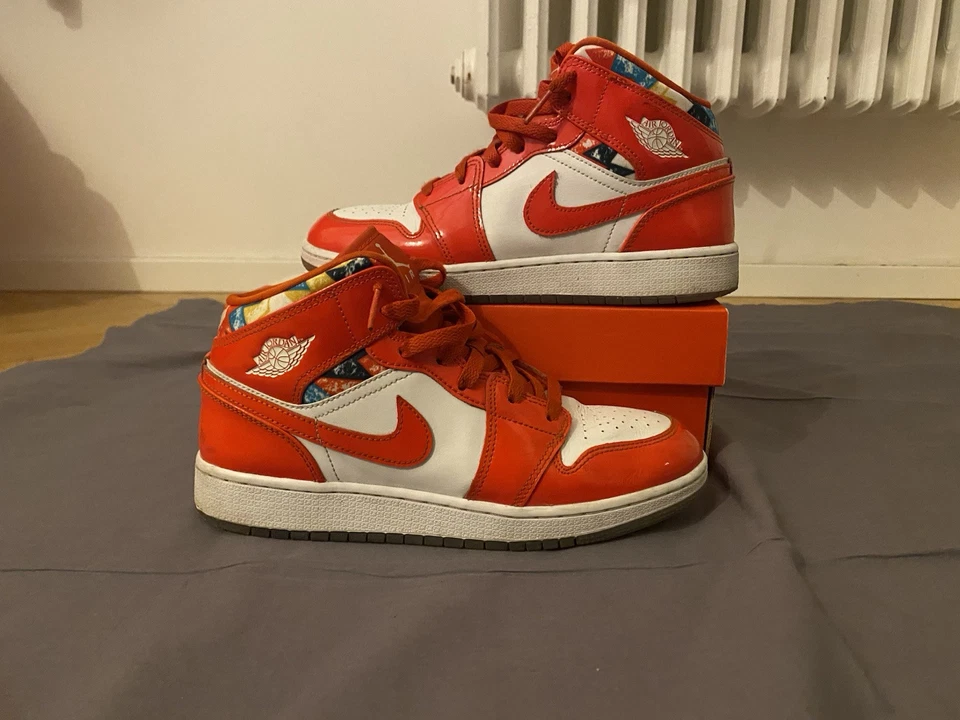 Nike Air Jordan 1 Mid SE, foto 1 di 4