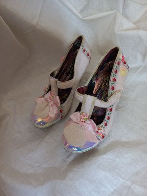 Fabulous designer shoes size 39 irregular choice