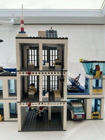 LEGO City 60047 - Police Station