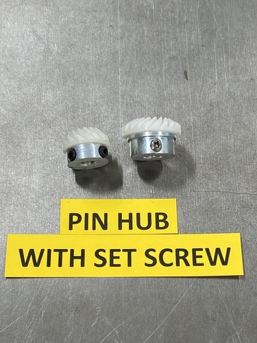 SPIRAL MITER GEAR SET WITH 15 AND 20 TEETH WITH 1/4" AND 5/16" BORES -OLD STOCK