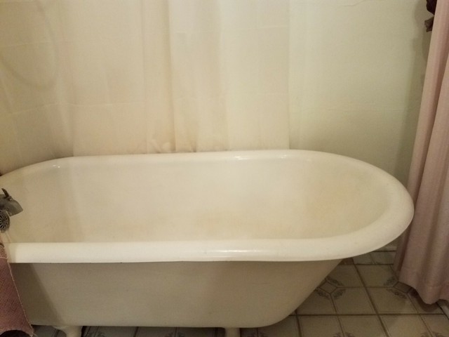 Barclay Ctrn60 Wh 60 Cast Iron Bathtub With No Faucet Holes Ball