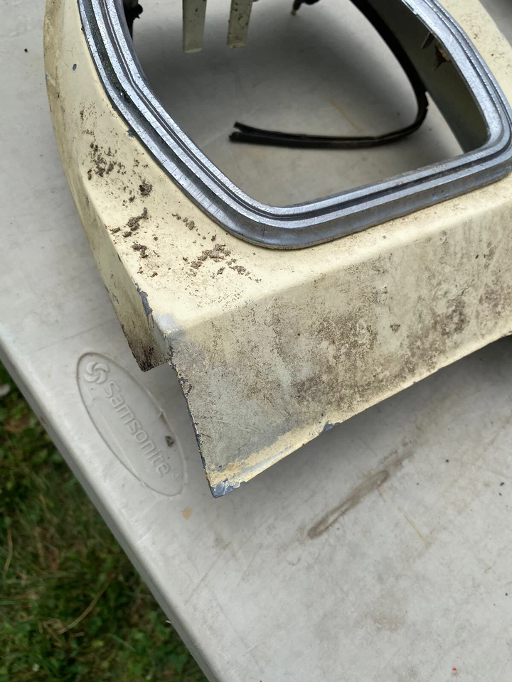 1968 1969 Ford Falcon Sedan destro passageiro traseiro quarto extensão lanterna traseira - Imagem 3 de 4