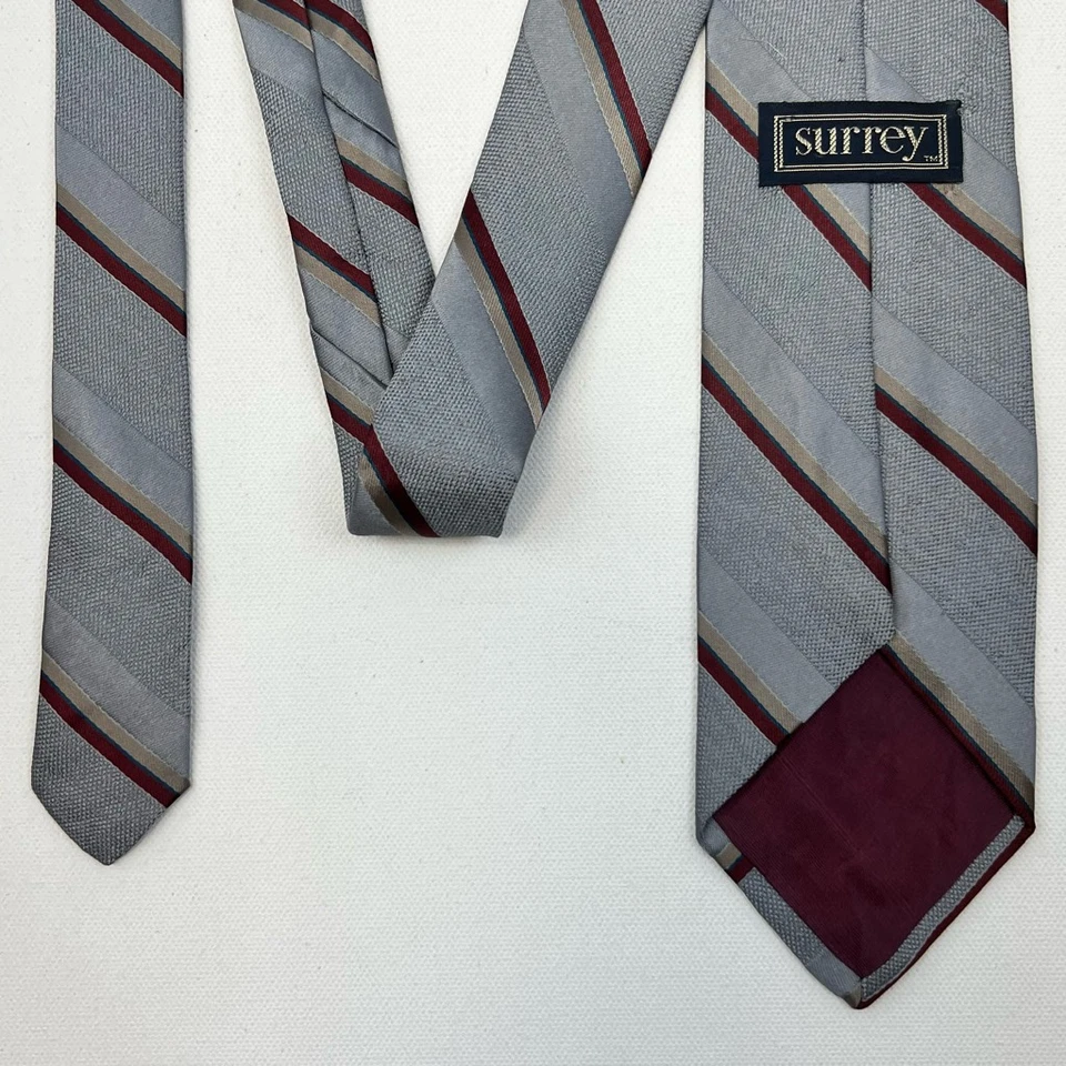 Gravata Surrey masculina listra cinza amarrada skinny tecido clássico curta 55 1/8" x 3" - Imagem 4 de 4