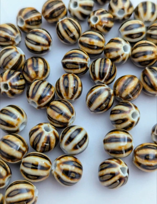 Ceramic Beads, Fancy Glazed, 11mm Round, 4 Colour Choices, Packs Of 10 Beads - Image 3 of 4