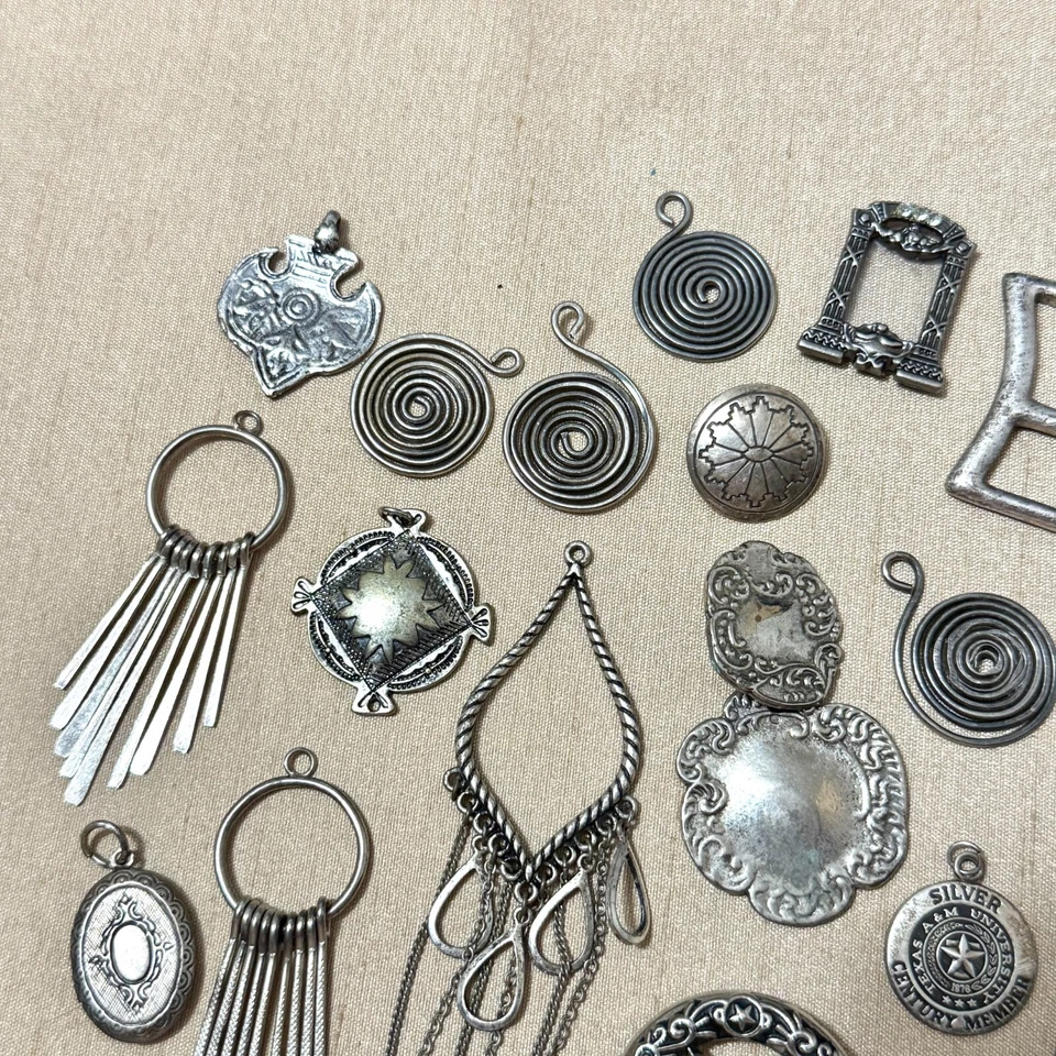 Темный серебристый тон подвеска и подвеска лот x27, Western звезда, кончо и винтажный медальон - Изображение 4 из 4
