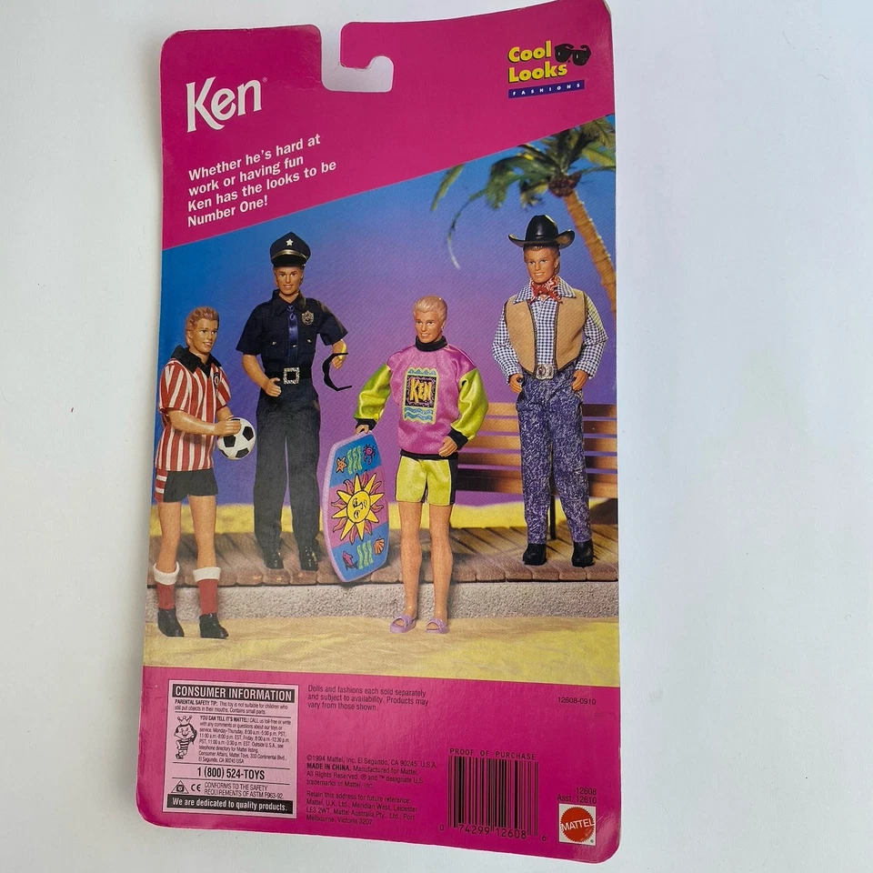 Ken Cool Looks Fashions 1994 divertido traje de fútbol Mattel #12608 nuevo en tarjeta leer Foto 4 de 4