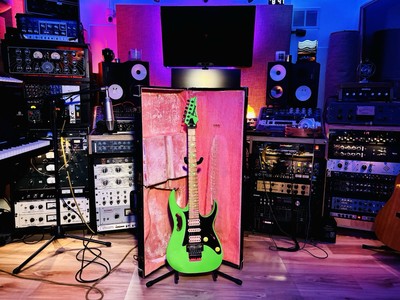 Vintage 1987 Ibanez Jem 777-LG #80 LNG GREEN MONSTER “Loch Ness