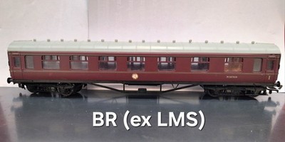 Dapol/Mainline BR (Ex LMS) 60ft Stannier Corridor Composite Coach M3870M OO 