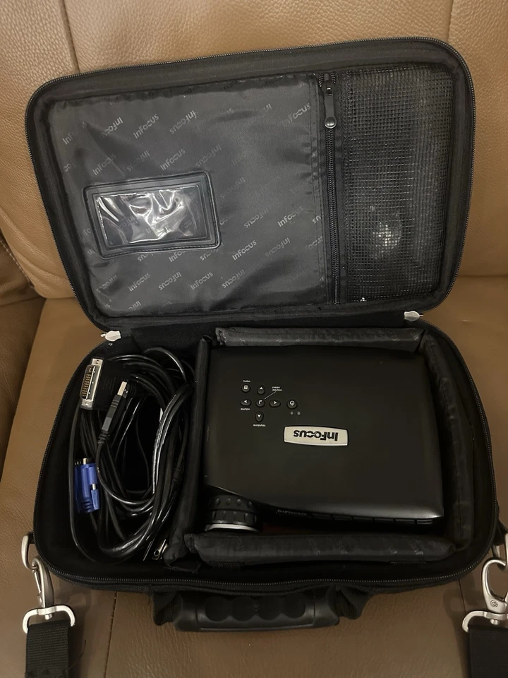 InFocus IN10 Portable DLP Projector LP-70 - Image 2 of 4