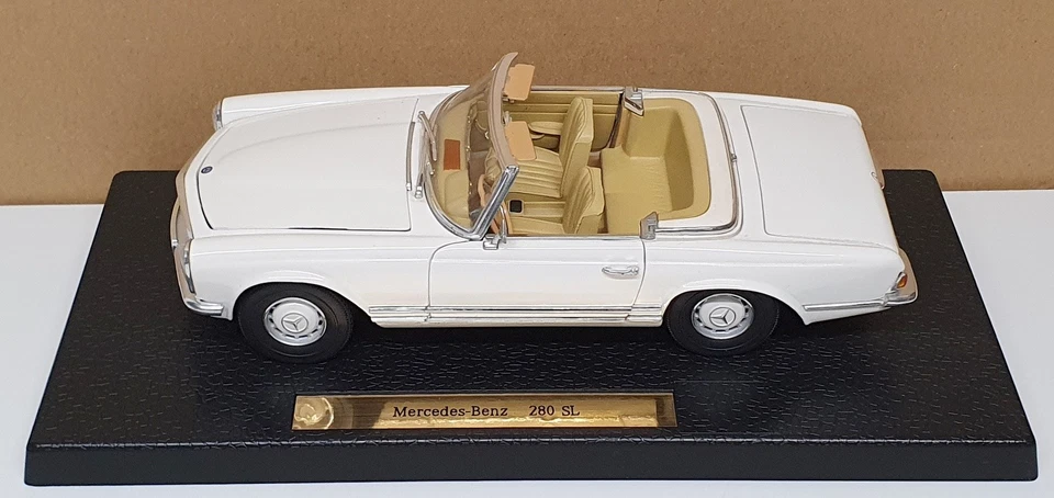 Anson 1/18 Scale Diecast 30389 - Mercedes Benz 280 SL - White - Image 4 of 4