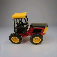 Ertl Scale Models 1/32 Scale Versatile 256 Tractor