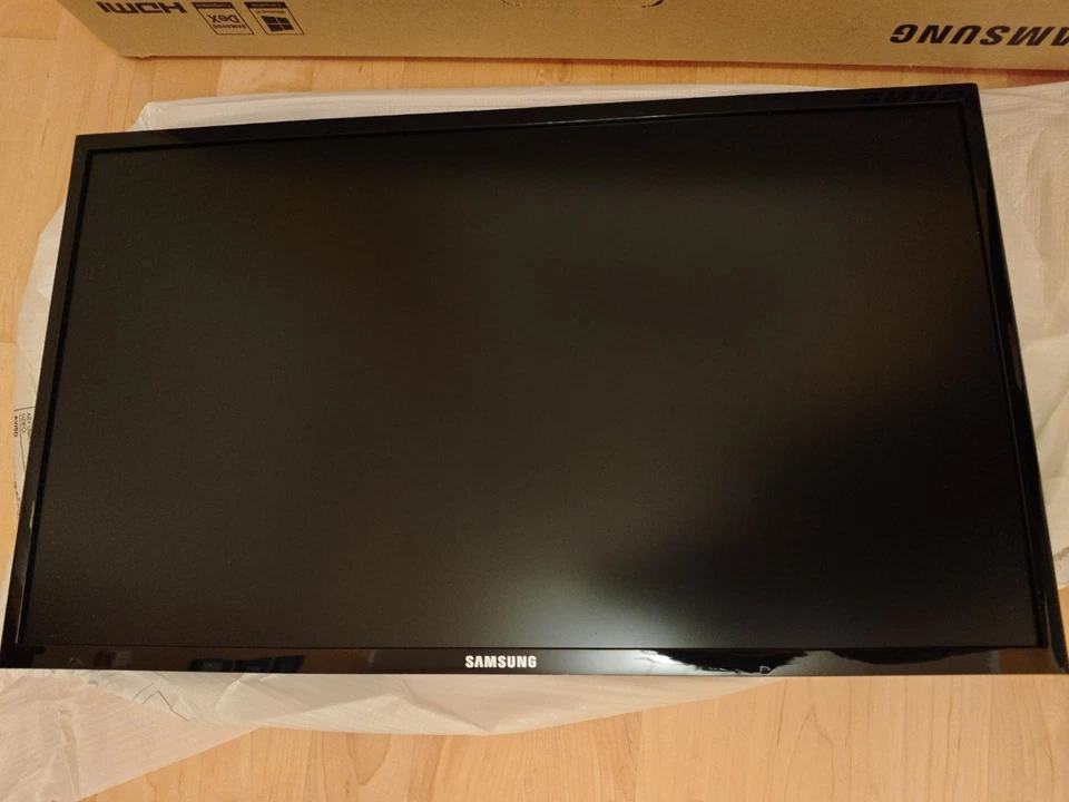 Samsung S24F356FHU Monitor 23,5 Zoll PLS VESA FullHD HDMI Bildschirm - Bild 4 von 4