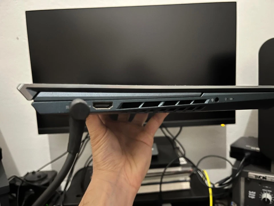 ASUS Zenbook Pro Duo 15 OLED (UX582, 12th Gen Intel) - Immagine 4 di 4