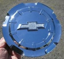 14 - 19 Chevrolet Tahoe Silverado Suburban Chrome OEM Center Cap P/N 20942001