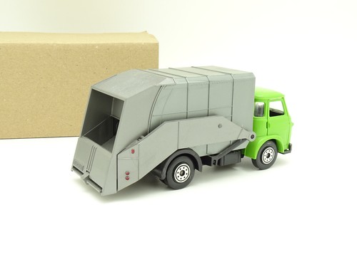 Norev Plástico SB 1/43 - Saviem SG 4 Camión Basura / Cubos Verdes N°101 - Imagen 3 de 5