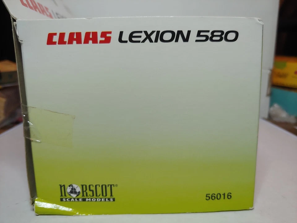 Claas 580 Lexion Combine With Grain Head By Norscot 1/87 Scale - Image 4 of 4