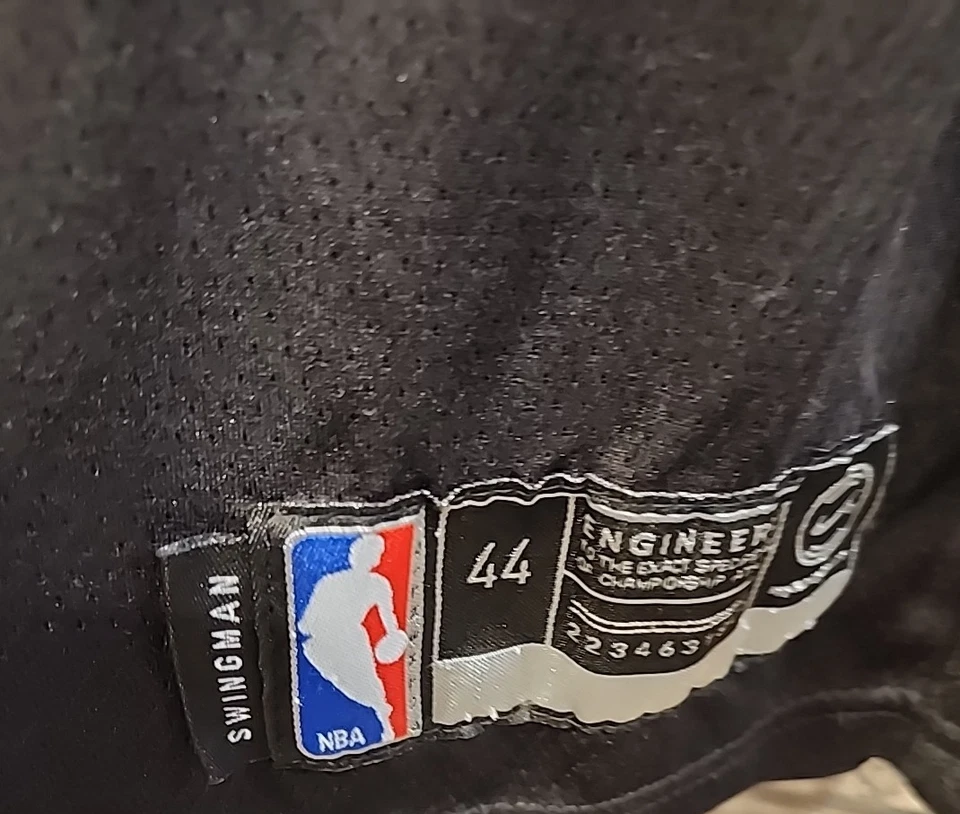 Camiseta de basquete James Harden Nike Swingman preta tamanho 44 usada - Imagem 2 de 4